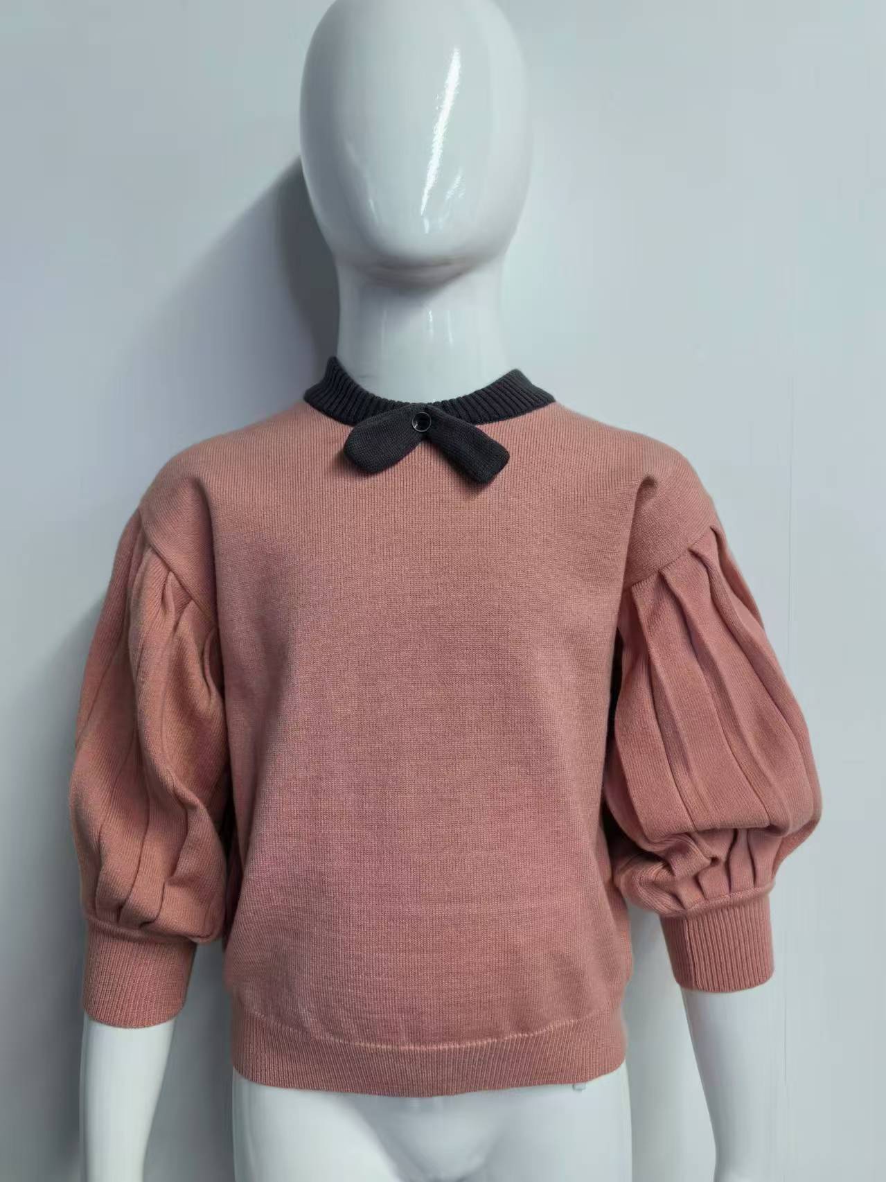 Knitted jumper for girls